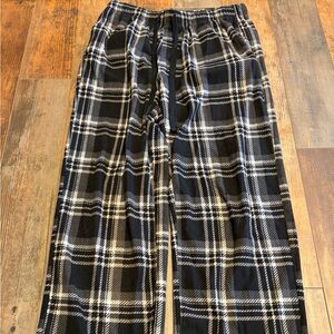Men’s Croft and Barrow black plaid fleece lounge pajama pants size medium